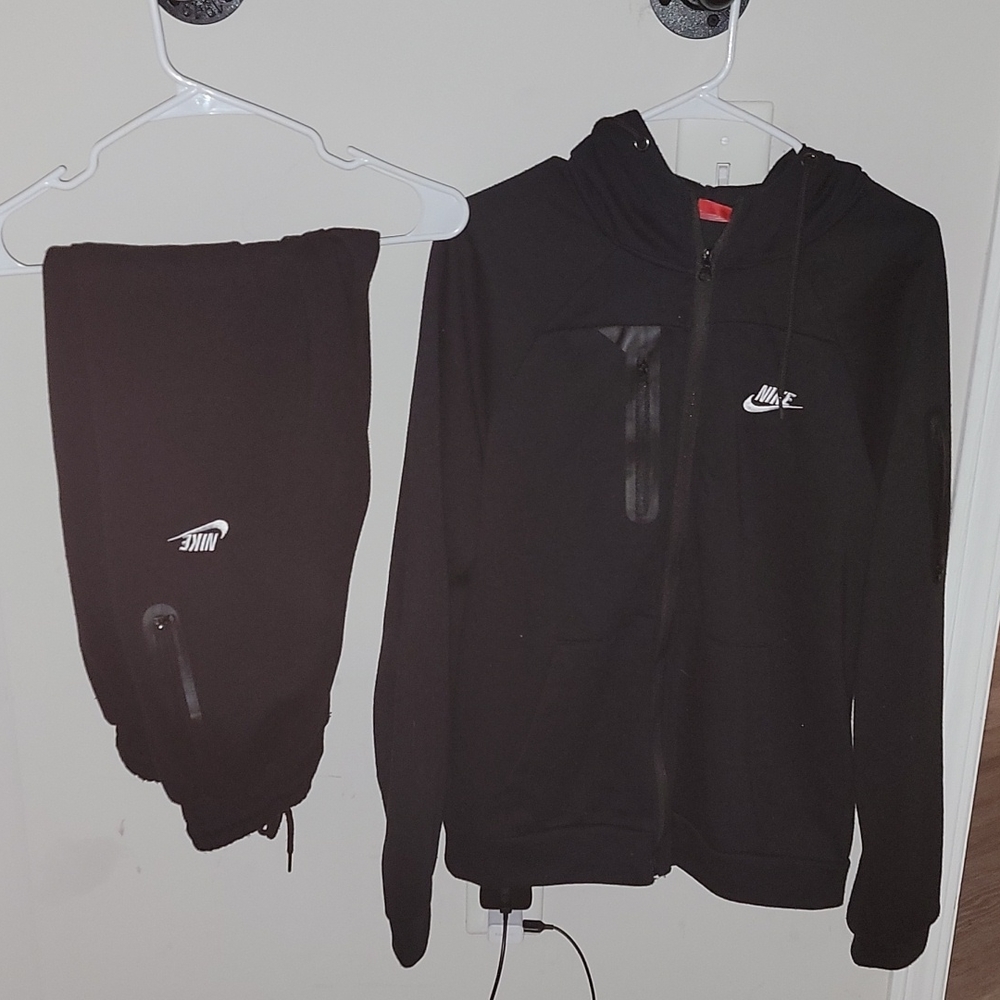 Men's large black Nike Tech outfit